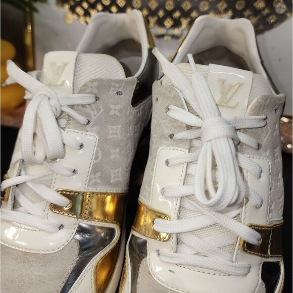 Authentic Louis Vuitton Suede Patent Calfskin Embossed Monogram Run Away Sneake - Picture 15 of 16